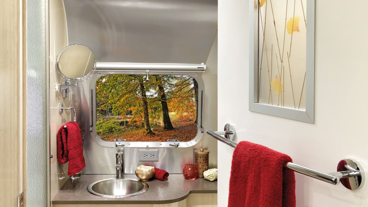 Serenity-Sub-Features-SimpleContent-2-Bathroom2